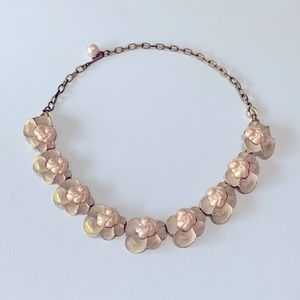 Vintage floral shell necklace pale pink on gold tone metal